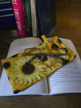 Load image into Gallery viewer, Sunflower Glasses pouch