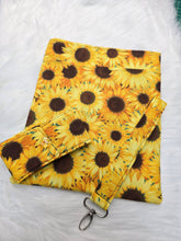 Load image into Gallery viewer, Bright sunflower drink cozie