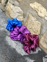 Load image into Gallery viewer, Plum scrunchie