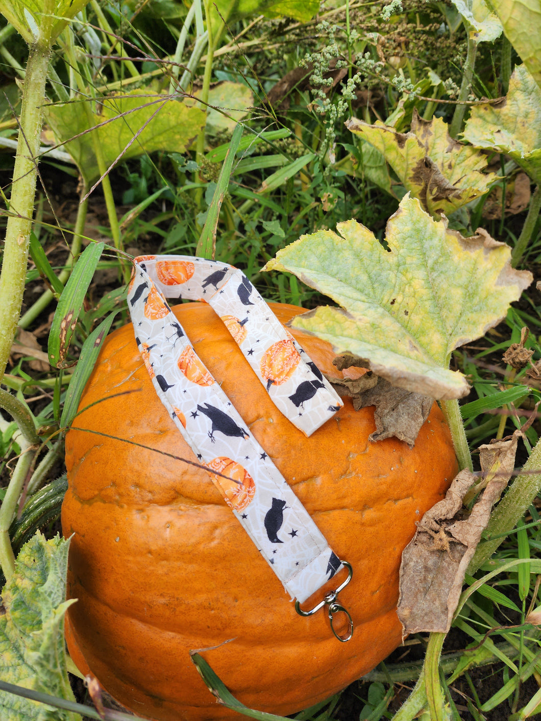 Spooky vibes lanyard