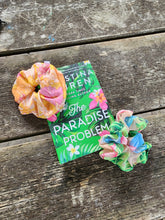 Load image into Gallery viewer, Paradise scrunchie

