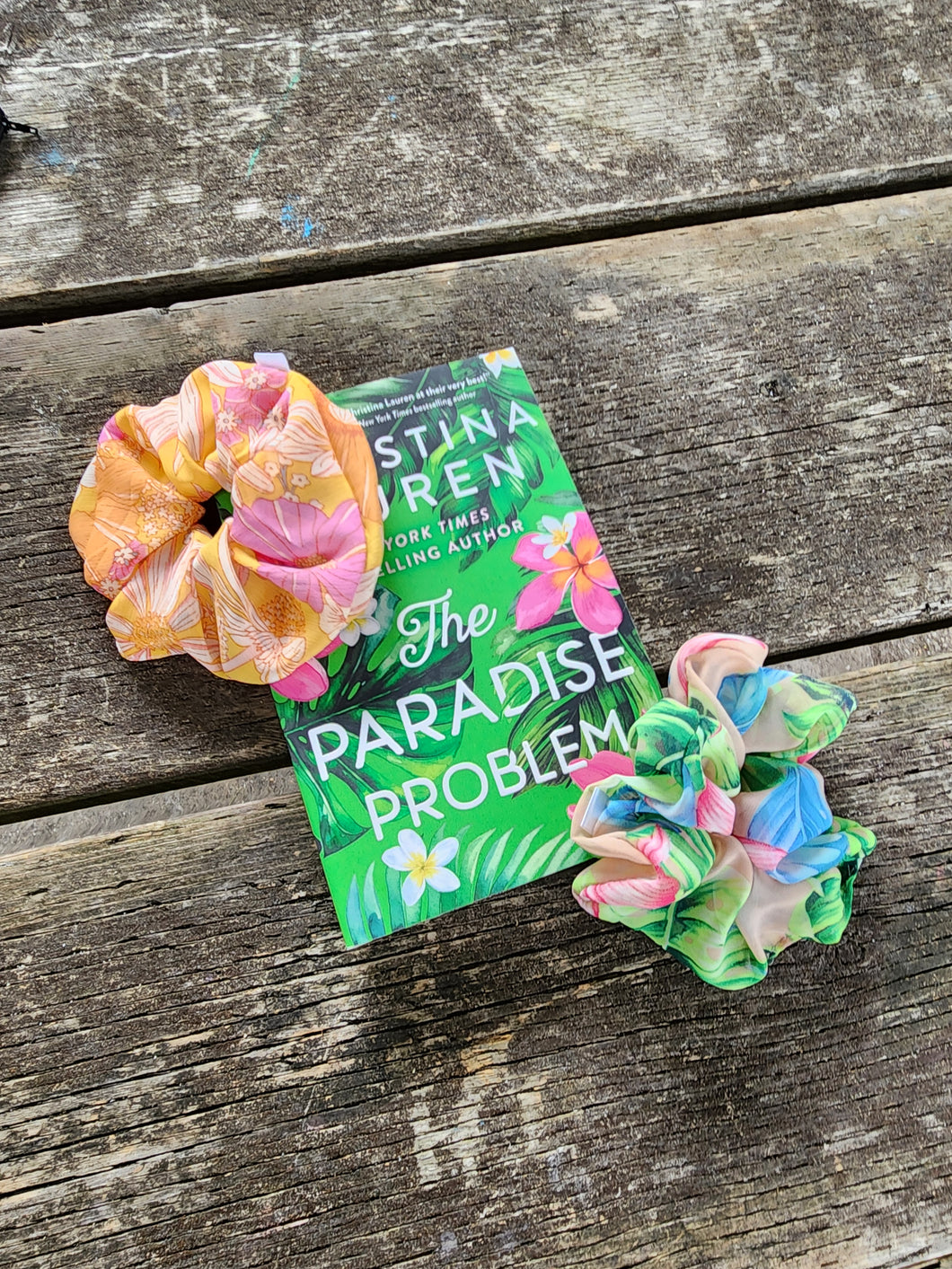 Paradise scrunchie