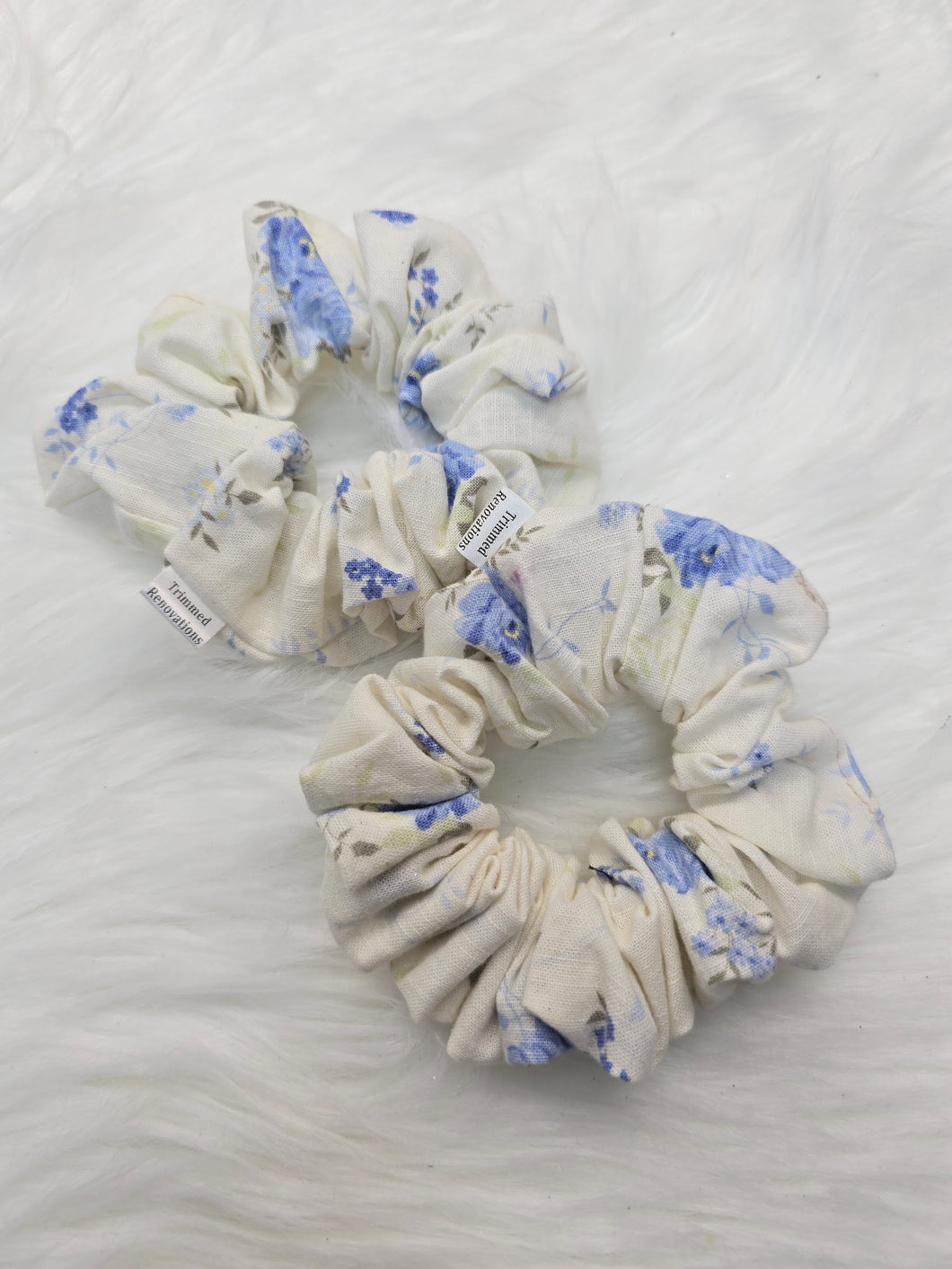 Spring flowers scrunchie