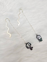 Load image into Gallery viewer, Horror hook chain bookmark
