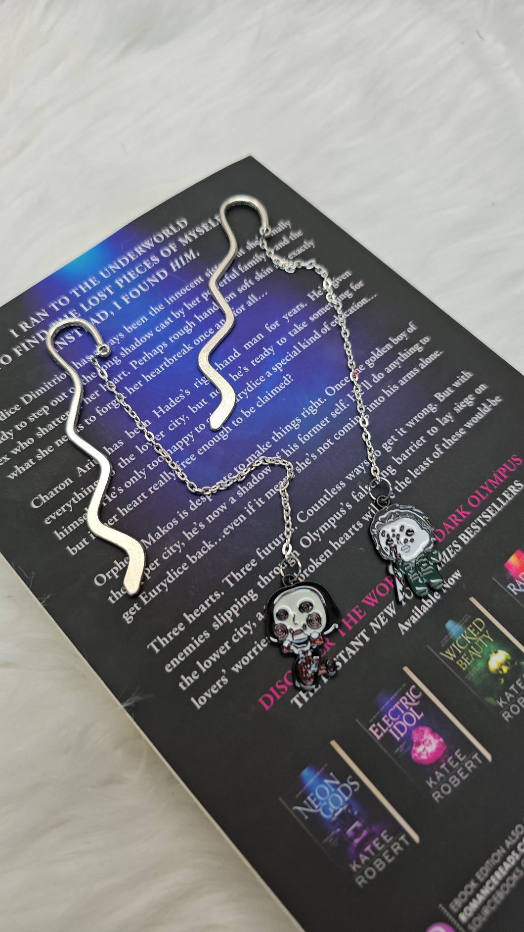 Horror hook chain bookmark