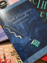 Load image into Gallery viewer, Bookworm hook chain bookmark
