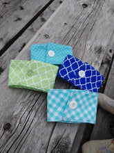 Load image into Gallery viewer, Royal Lattice Drink Cozie
