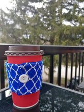 Load image into Gallery viewer, Royal Lattice Drink Cozie
