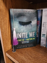 Load image into Gallery viewer, Electric Violet Ombre Chain Bookmark
