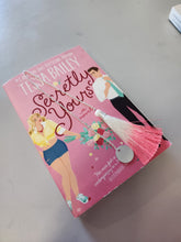 Load image into Gallery viewer, Bright Pink Ombre Chain Bookmark
